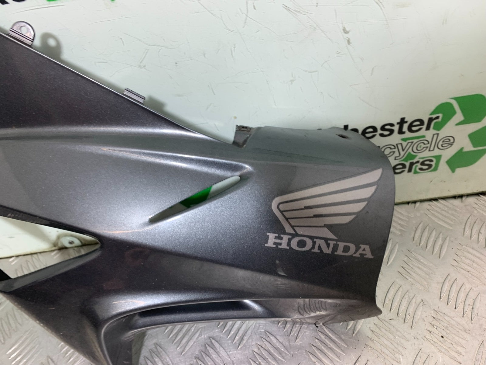 HONDA CBF600 CBF 600 LEFT FAIRING  YEAR 2004-07  (CMB1305)