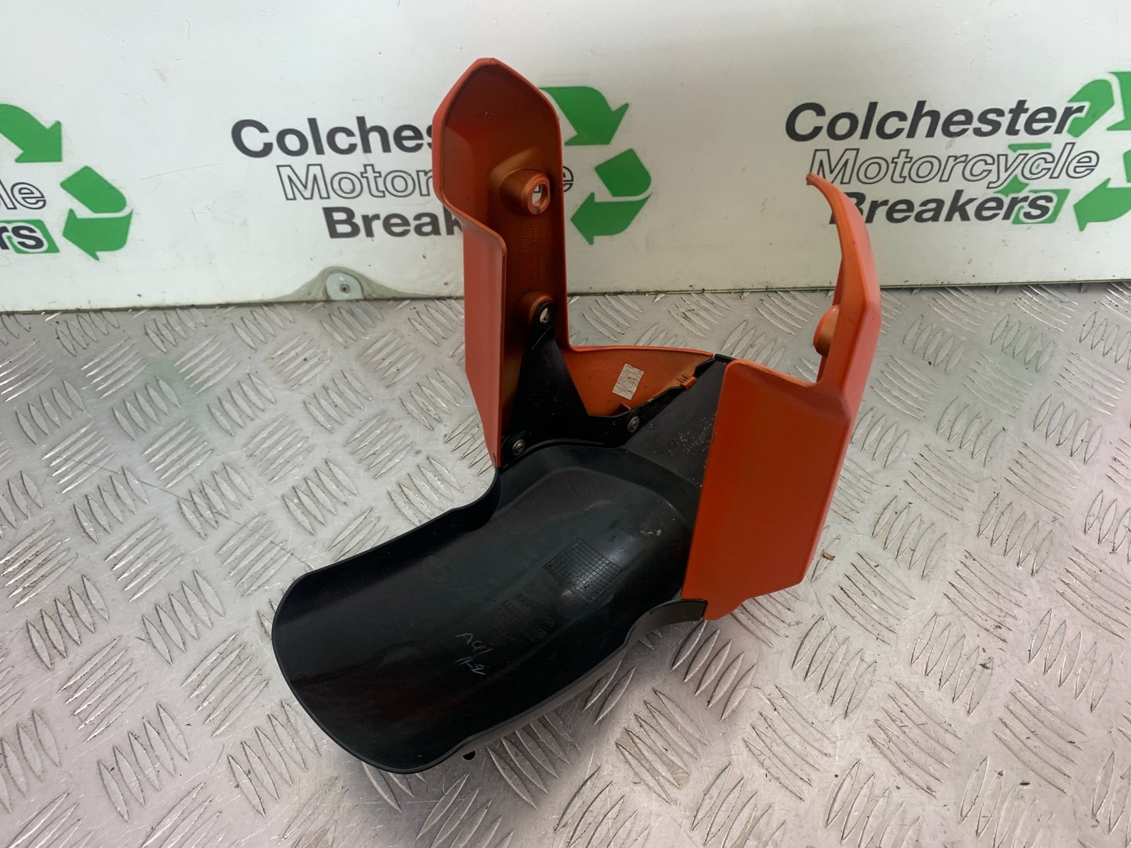 TRIUMPH TRIDENT 660 FRONT MUDGUARD  YEAR 2021-2024 (CMB1148)