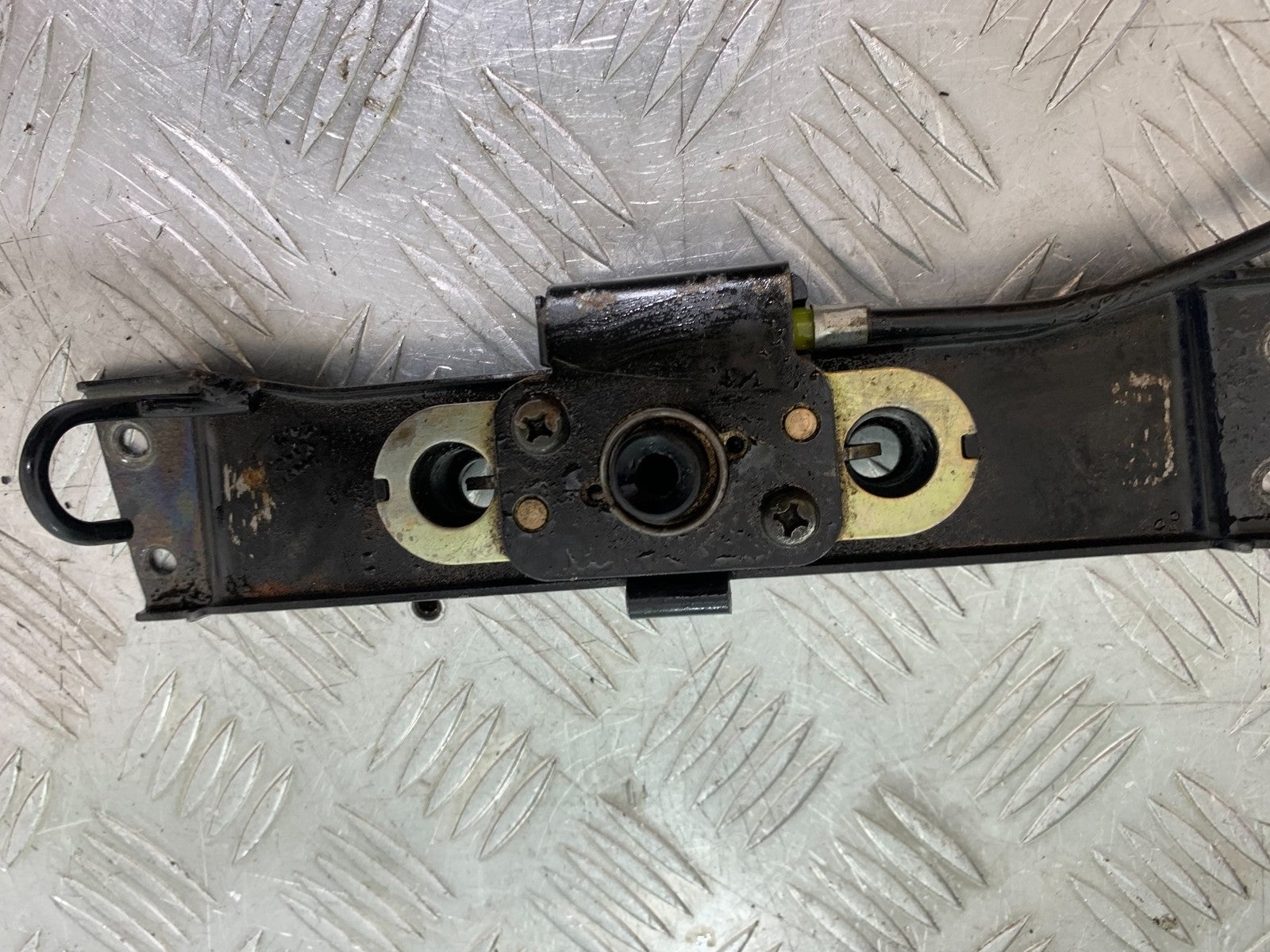 KAWASAKI ZZR1100 D SEAT CATCH  YEAR 1993-2001 (CMB1189)