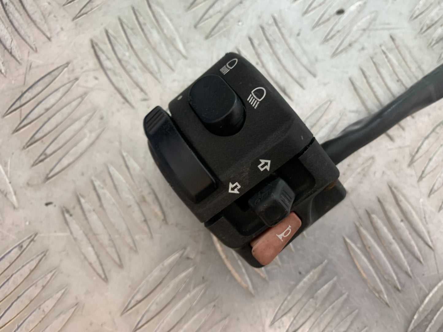 TRIUMPH T509 SPEED TRIPLE LEFT SWITCH GEAR YEAR 1997-1998 (CMB1144)