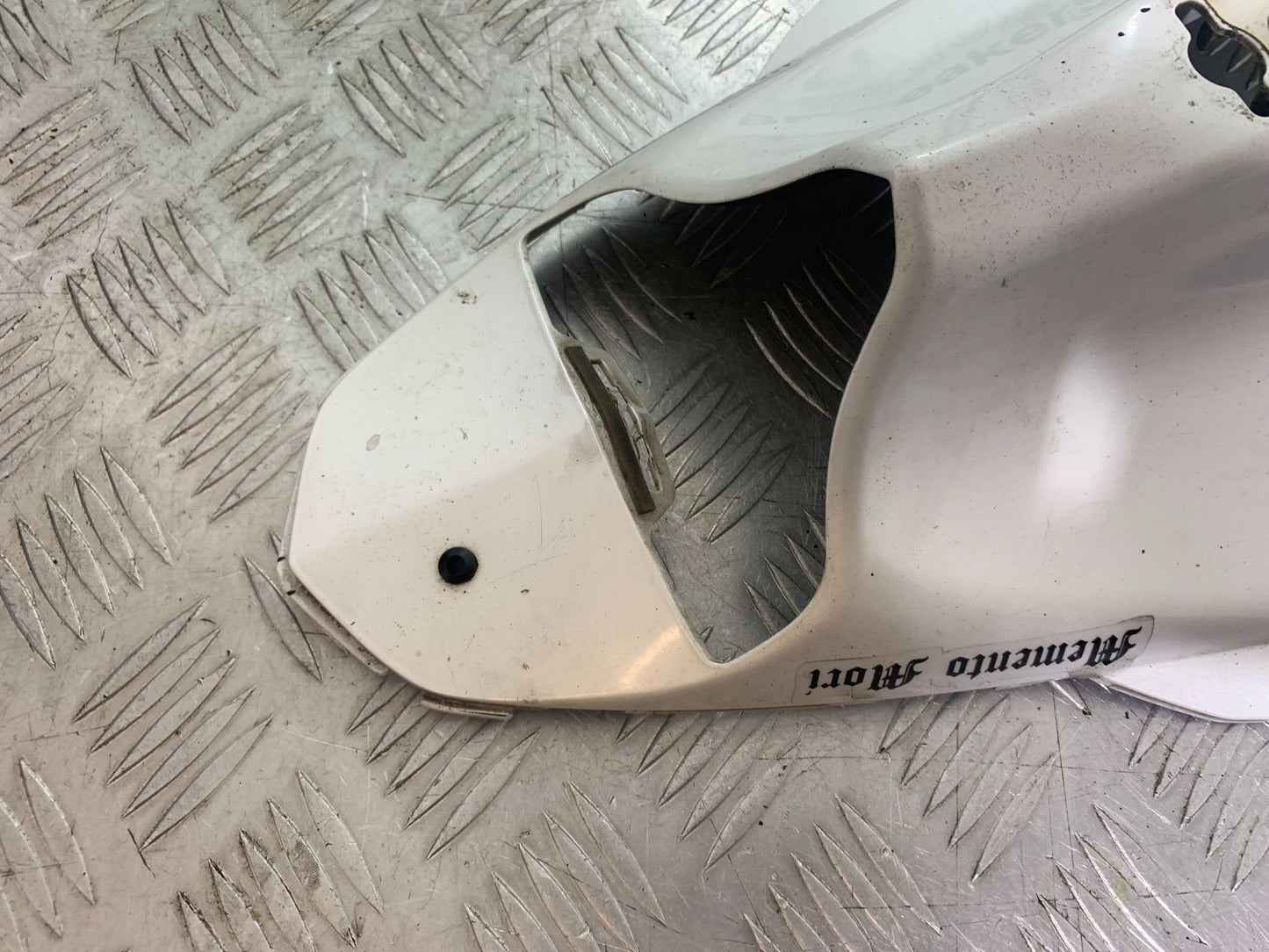 YAMAHA YZF R1 14 B BIG BANG PETROL TANK COWL   2009-14 (CMB1175)