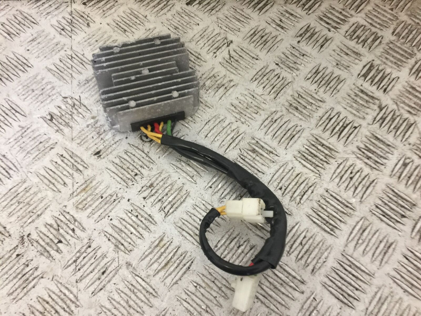 KAWASAKI J300 J 300 REGULATOR YEAR 2015 (STOCK 711)