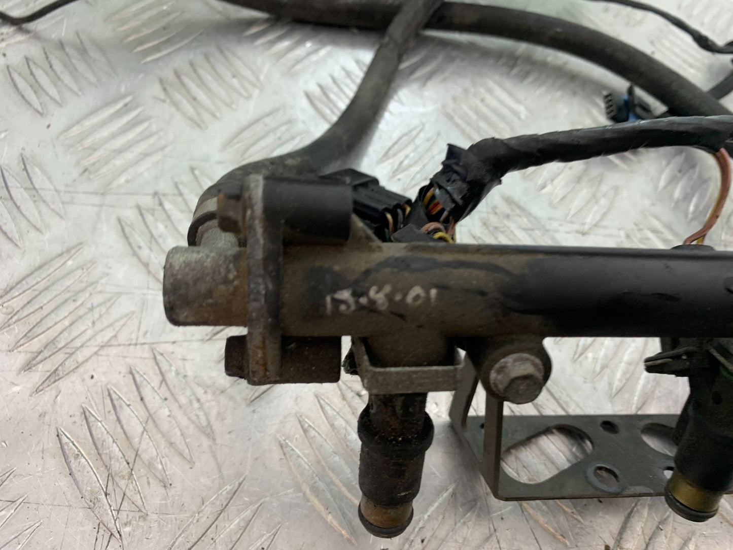 TRIUMPH 955i DAYTONA INJECTORS  YEAR 2002-2006 (CMB1229)