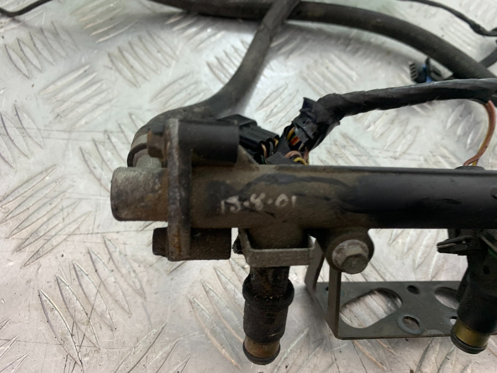 TRIUMPH 955i DAYTONA INJECTORS  YEAR 2002-2006 (CMB1229)