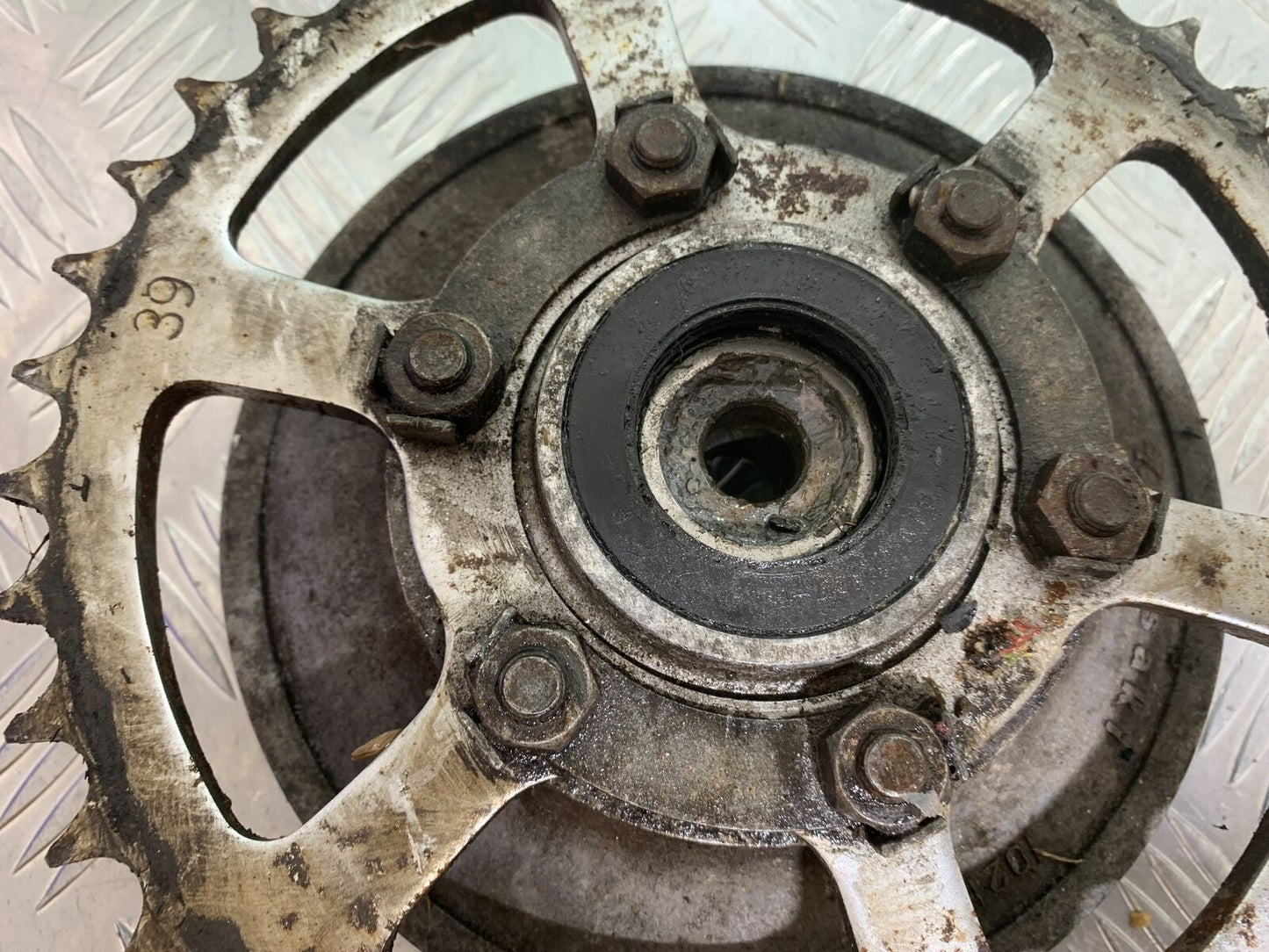 KAWASAKI Z650 Z 650 REAR SPROCKET CARRIER YEAR 1982-183
