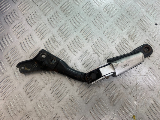 YAMAHA XV535 XV 535 VIRAGO LEFT REAR FOOTPEG & MOUNT   YEAR 1994-02 (CMB1162)