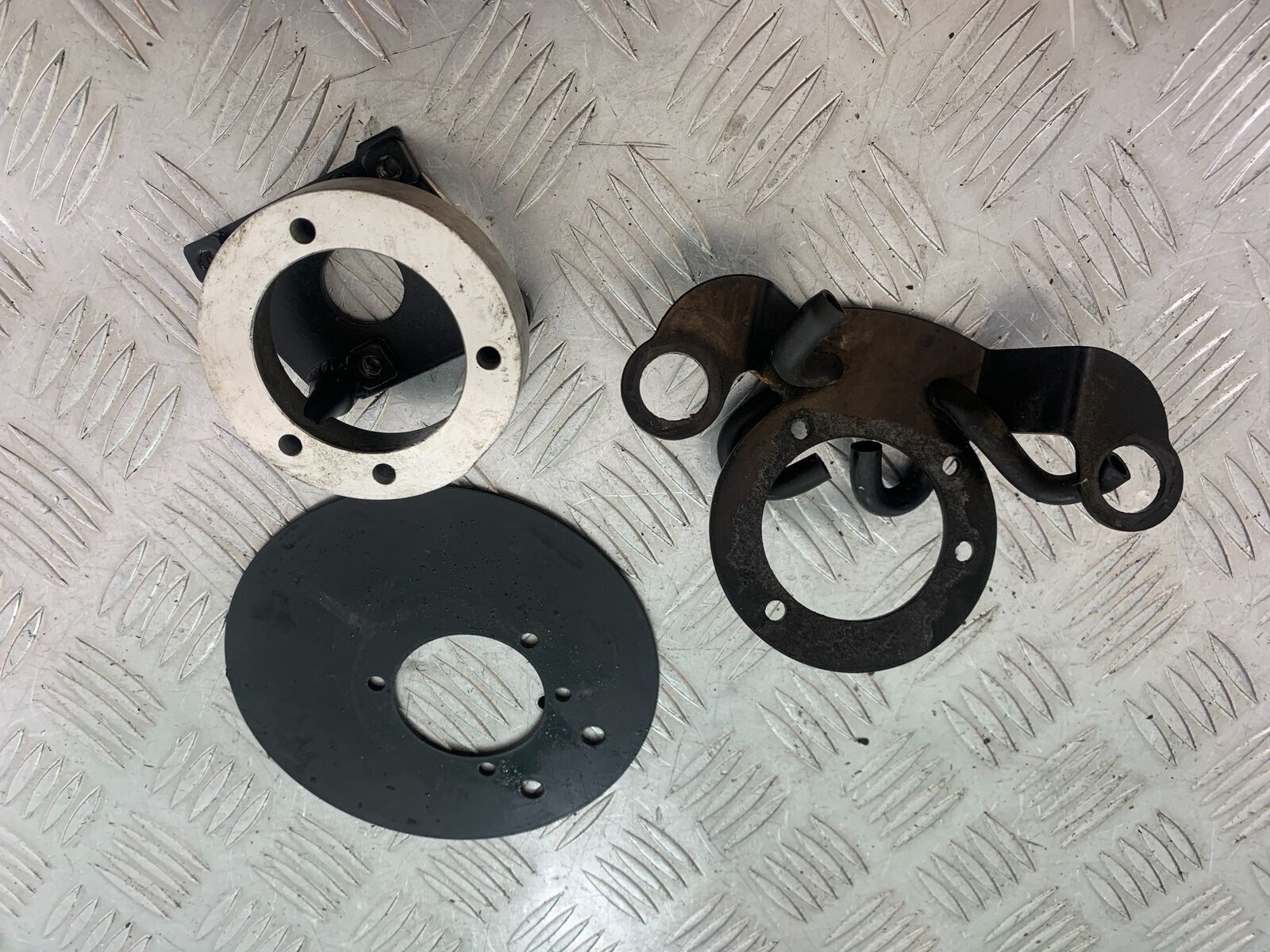 HARLEY DAVIDSON XL883 N IROD THROTTLE BODY MOUNT   YEAR 2020  (CMB1116)