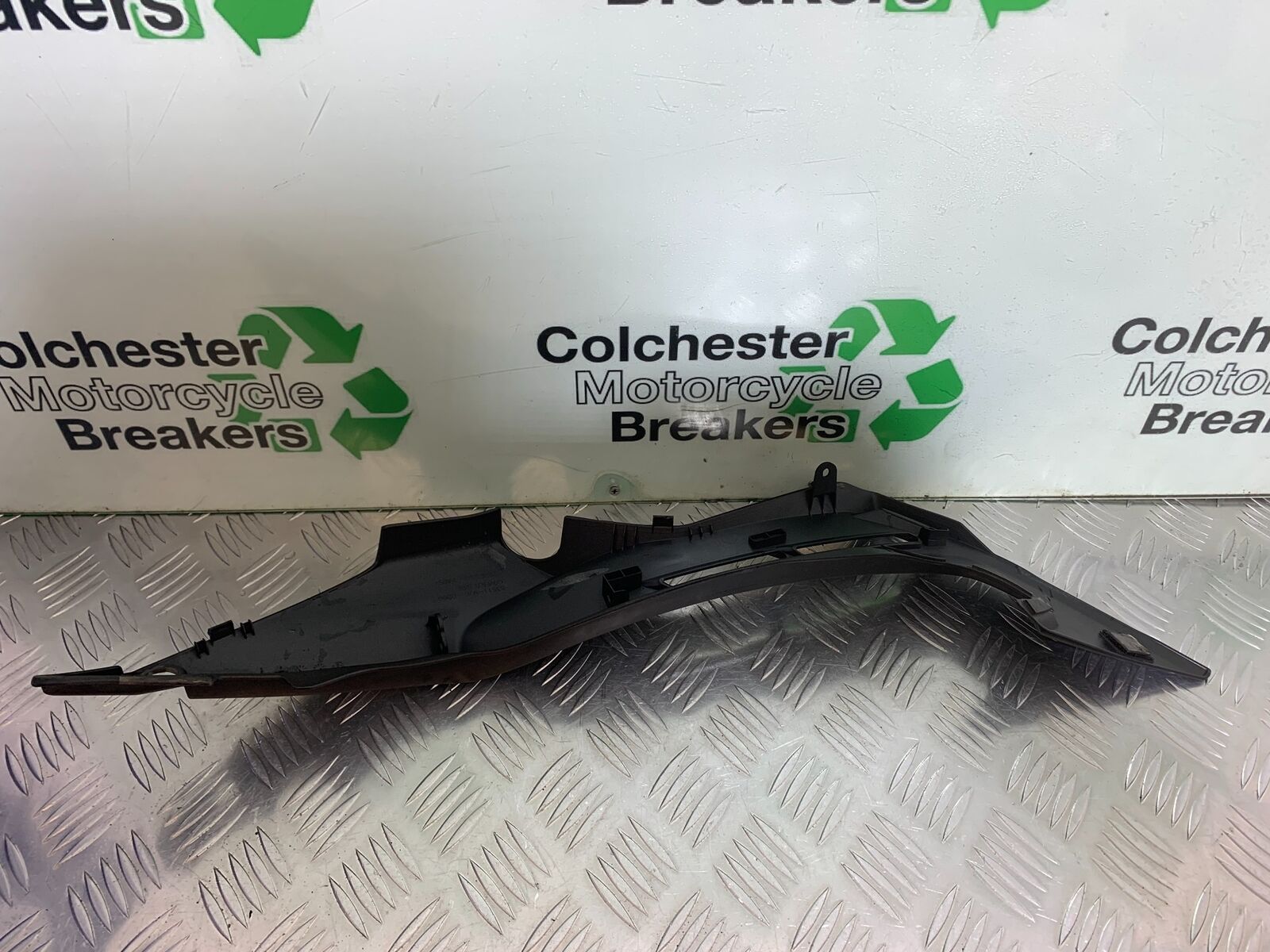 HONDA CBR650 F CBR 650F RIGHT SEAT PANEL  YEAR 2014-2017  (STOCK 998)