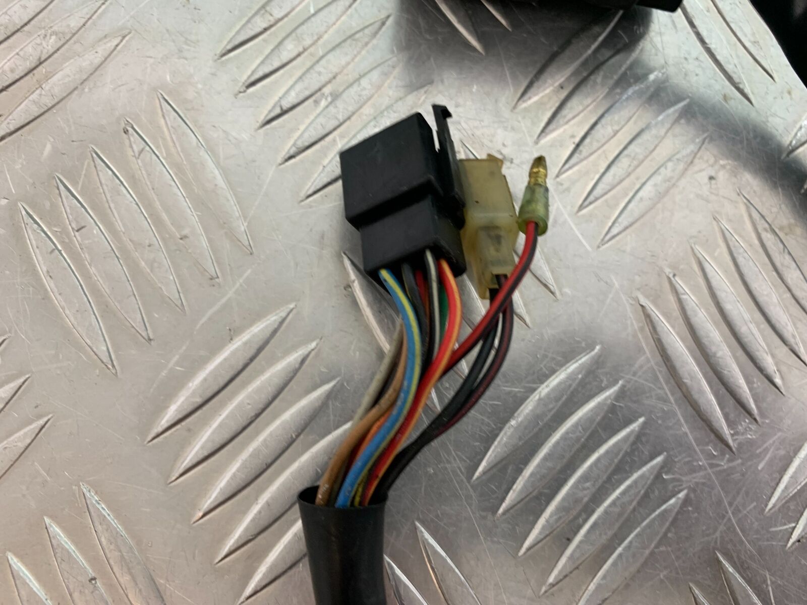 KAWASAKI ZR 750 ZEPHYR LEFT SWITCH GEAR YEAR 1991-95 (CMB1008)