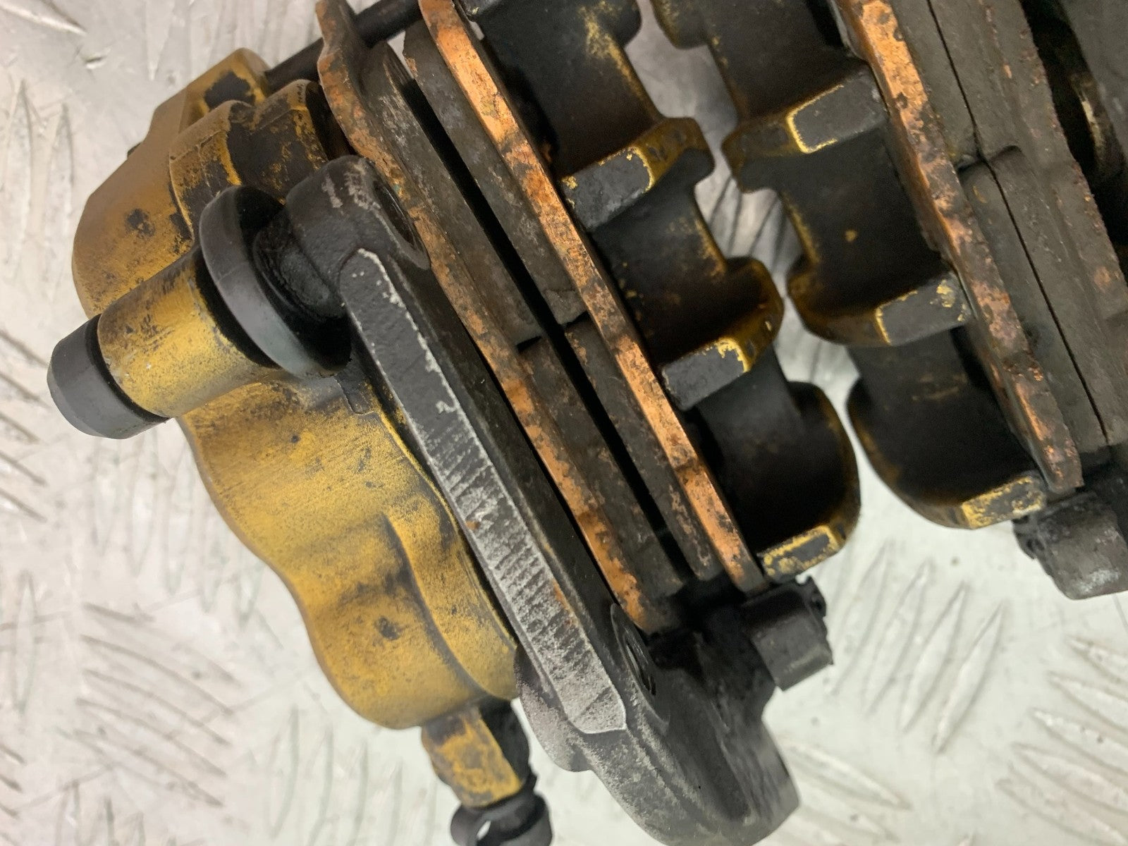 HONDA CBF600 CBF 600 FRONT BRAKE CALIPERS  YEAR 2004-07  (CMB1305)
