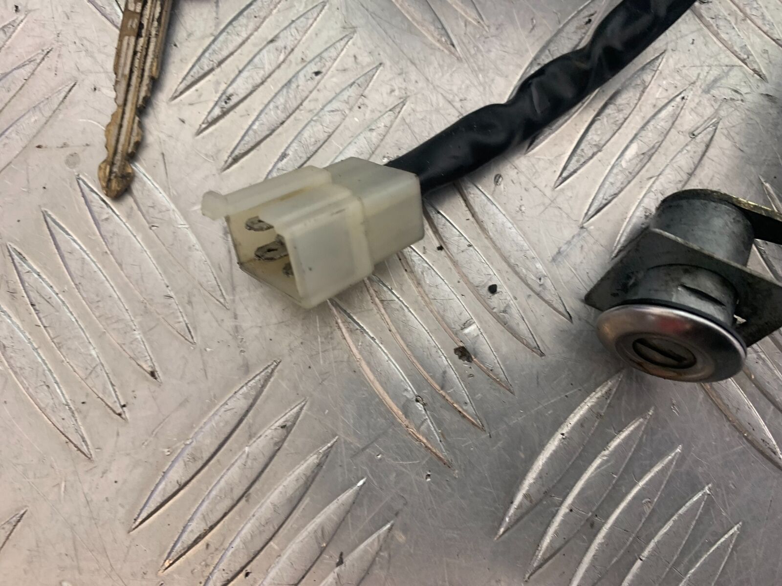 HONDA CB600 CB 600 HORNET LOCKS AND KEY  YEAR 1998 -2002 (CMB1126)