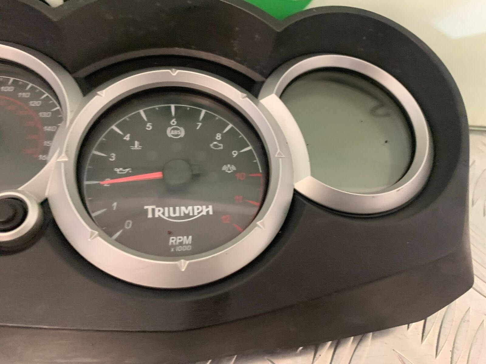 TRIUMPH 1050 SPRINT GT CLOCKS SPEEDO DASH  YEAR 2010-2014 (STOCK 979)