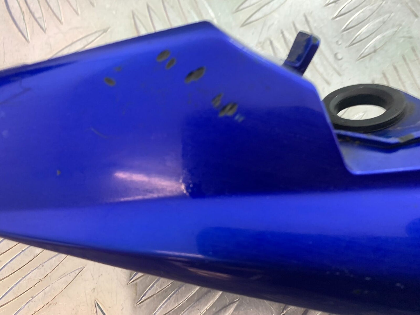 SUZUKI SV1000 SV 1000 K4 RIGHT SEAT PANEL  YEAR 2003-2007 (CMB1042)