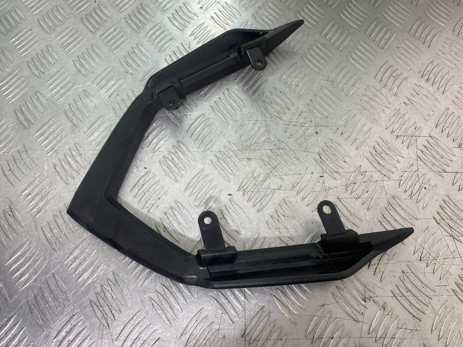 YAMAHA XJ6 XJ6-S GRAB RAIL  YEAR 2009-2015  (CMB1212)