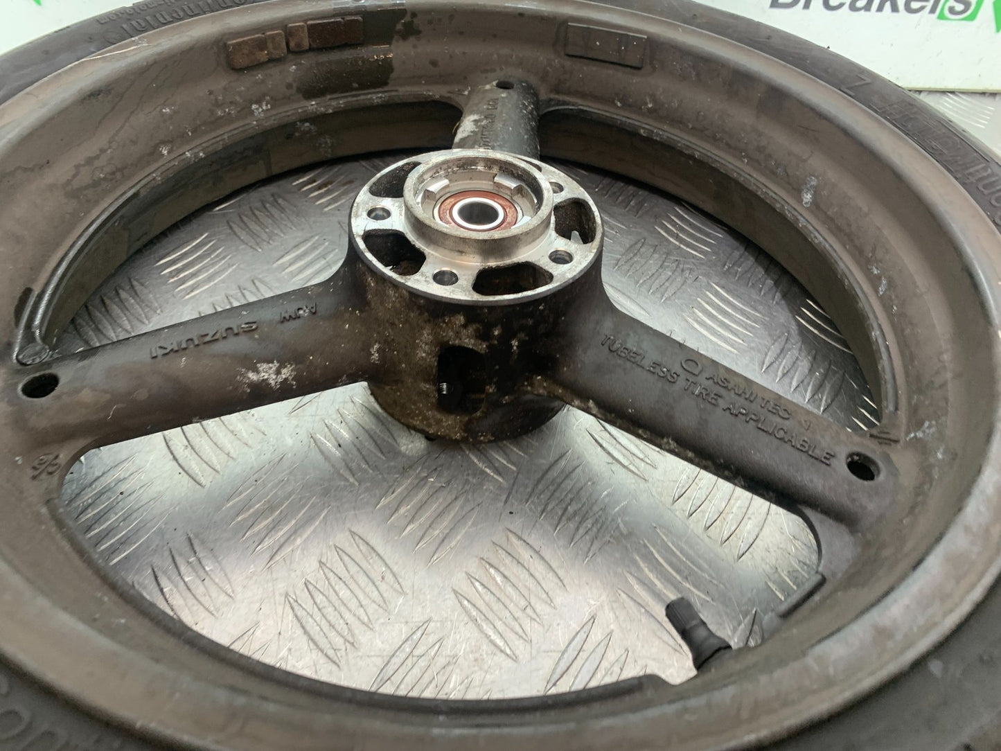 SUZUKI GSF600 GSF 600 BANDIT FRONT WHEEL   2000-2004 (CMB1269)
