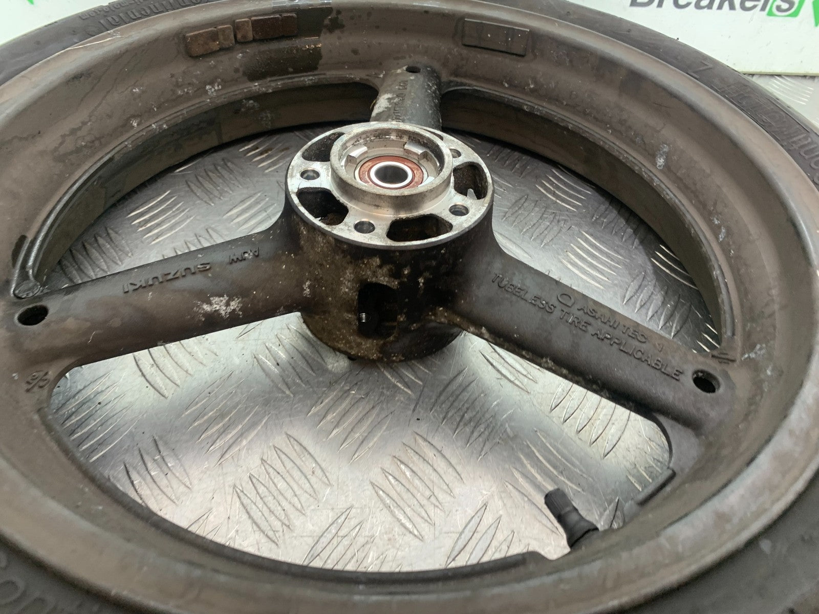 SUZUKI GSF600 GSF 600 BANDIT FRONT WHEEL   2000-2004 (CMB1269)