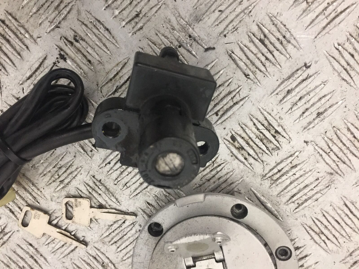 HONDA CBR600 CBR 600 LOCKS AND KEYS   YEAR 1996 (STOCK 798)