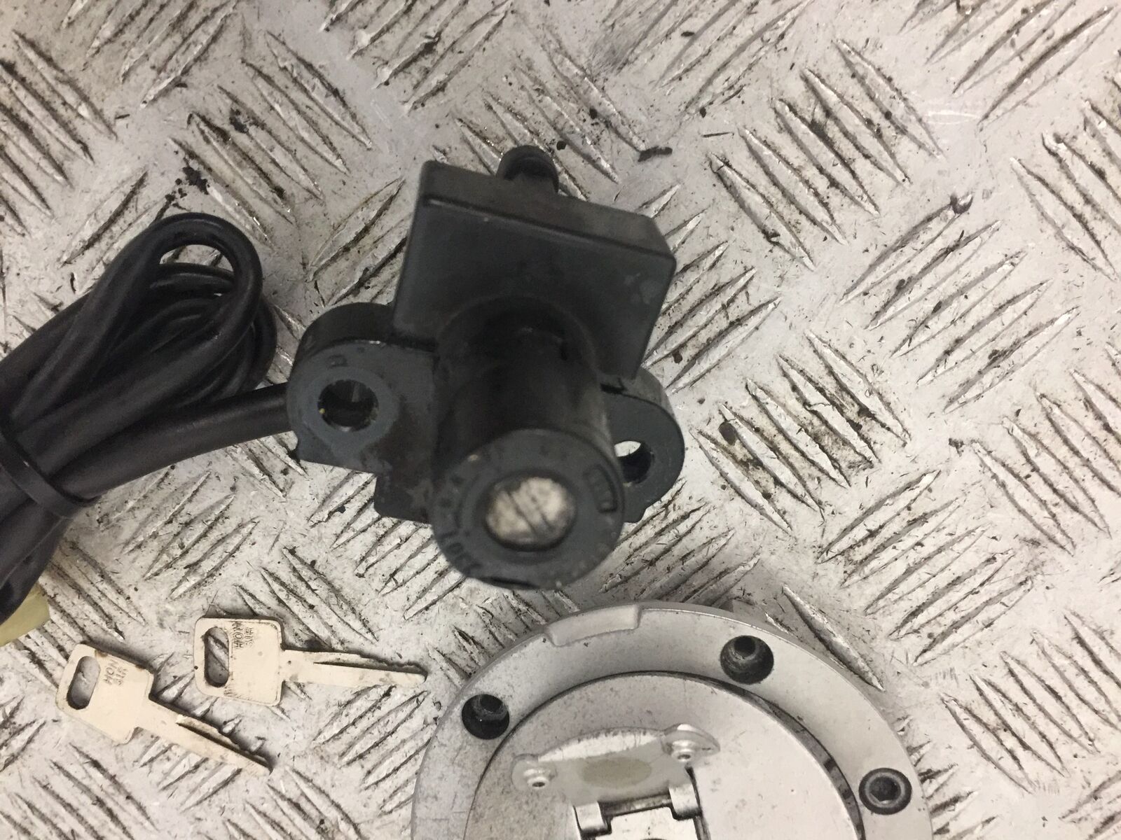 HONDA CBR600 CBR 600 LOCKS AND KEYS   YEAR 1996 (STOCK 798)