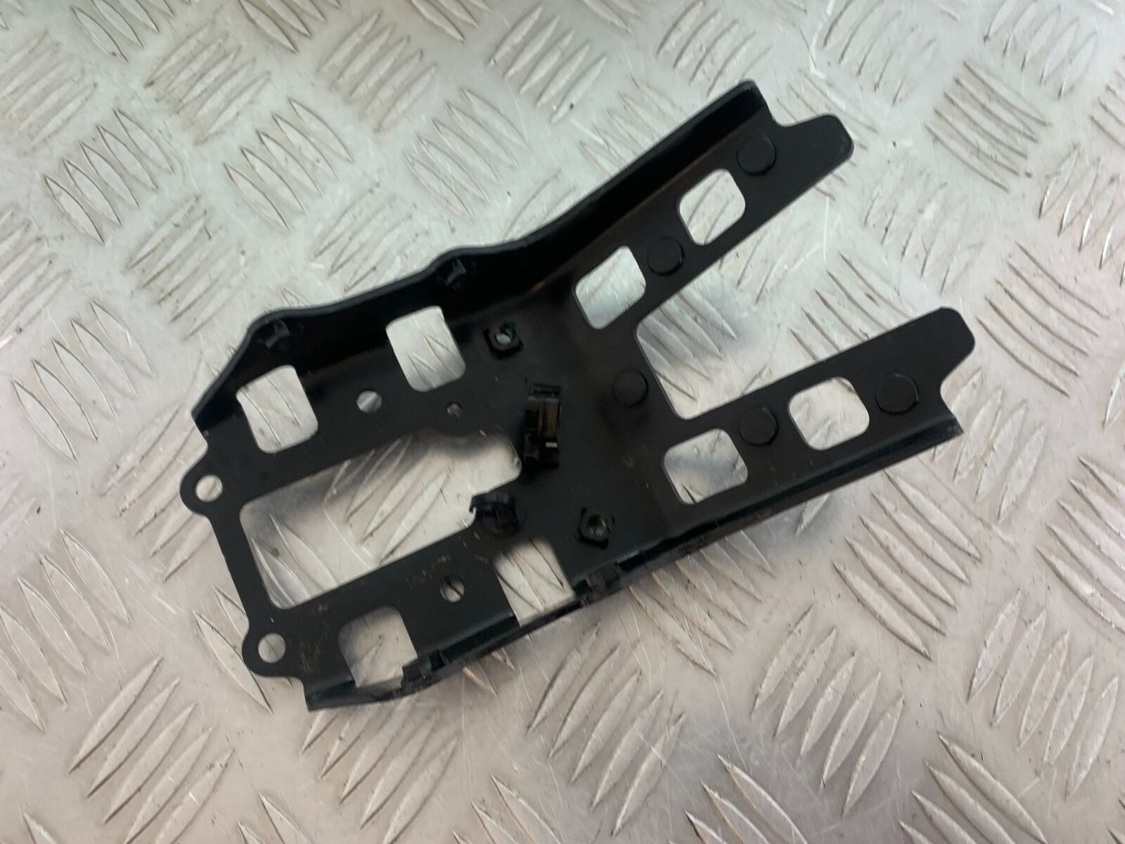 YAMAHA XSR900 XSR 900 REAR MUDGUARD BRACKET    YEAR 2021-2022 (CMB1073)