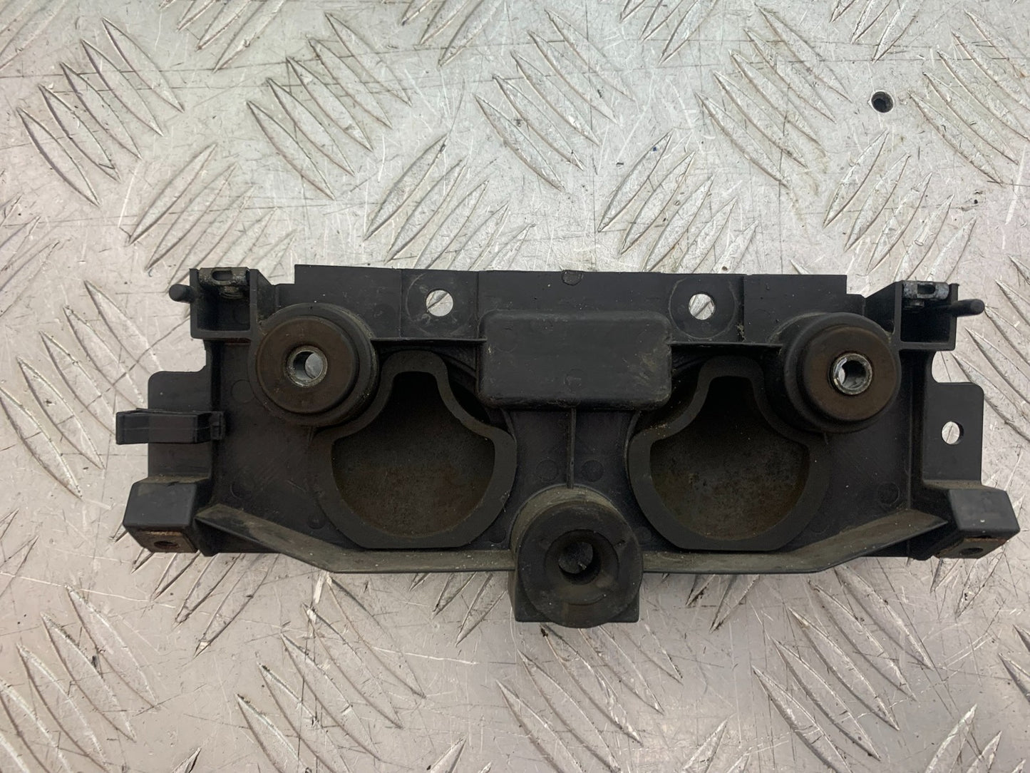 YAMAHA YZF R1 4XV REAR LIGHT MOUNTING BRACKET   YEAR 1998-99 (CMB1291)