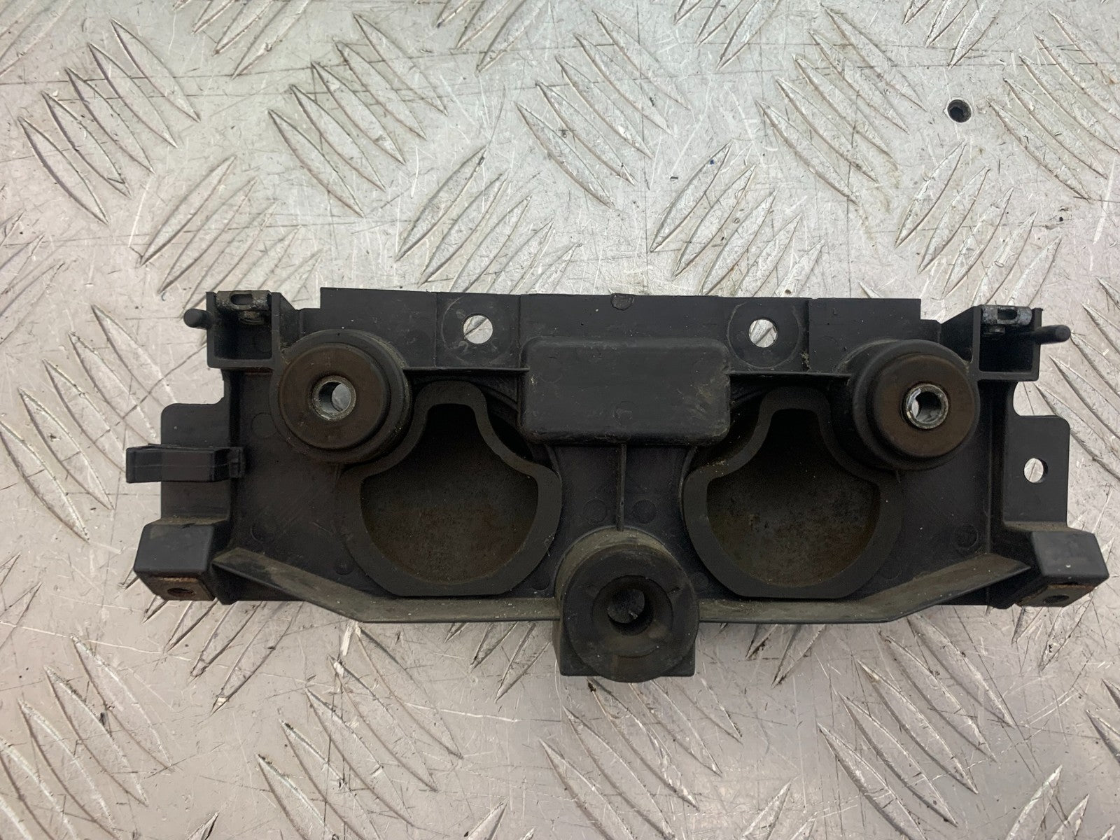 YAMAHA YZF R1 4XV REAR LIGHT MOUNTING BRACKET   YEAR 1998-99 (CMB1291)
