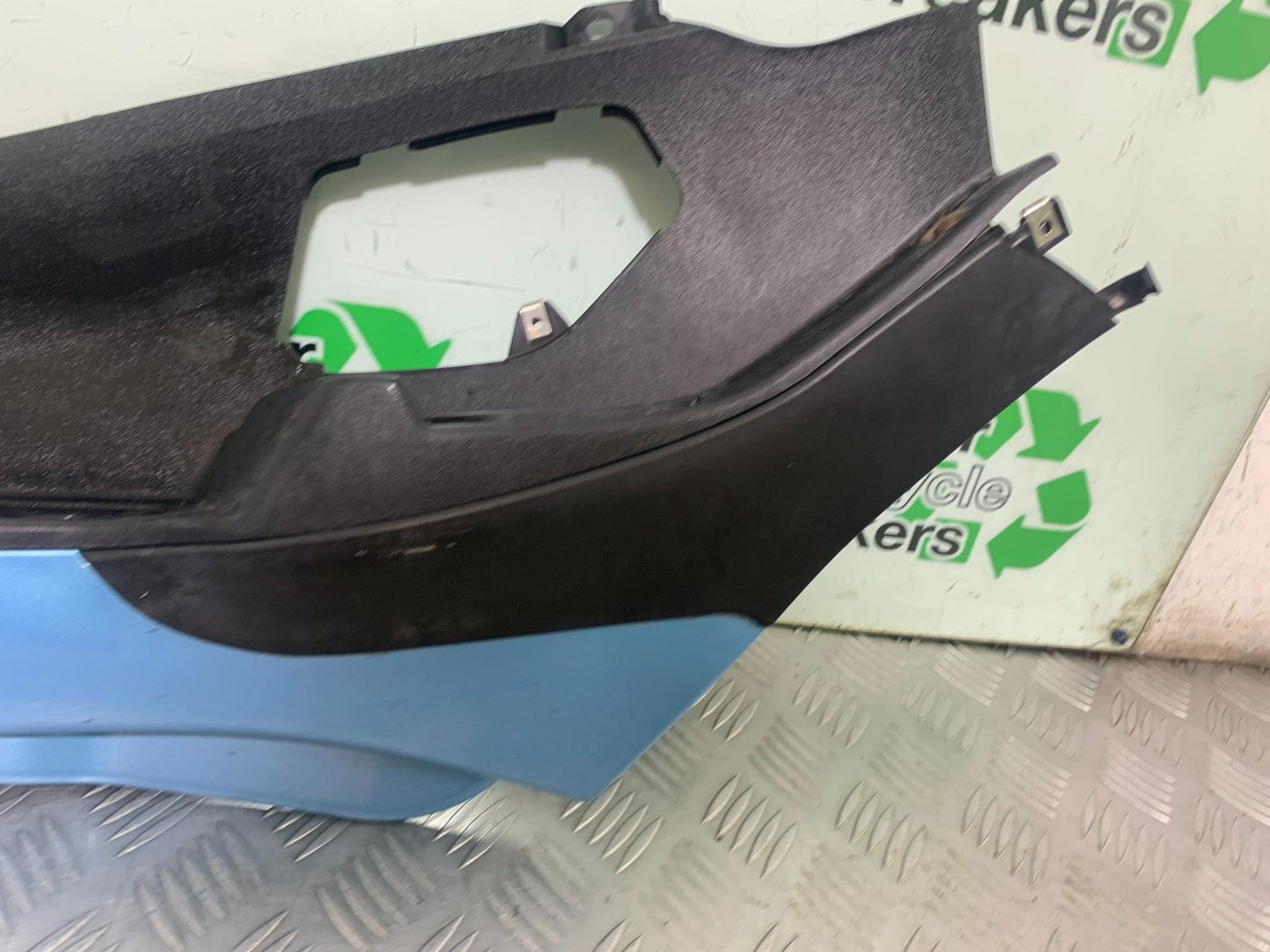 PIAGGIO MP3 250 ie LEFT FOOTBOARD YEAR 2007 (CMB1307)