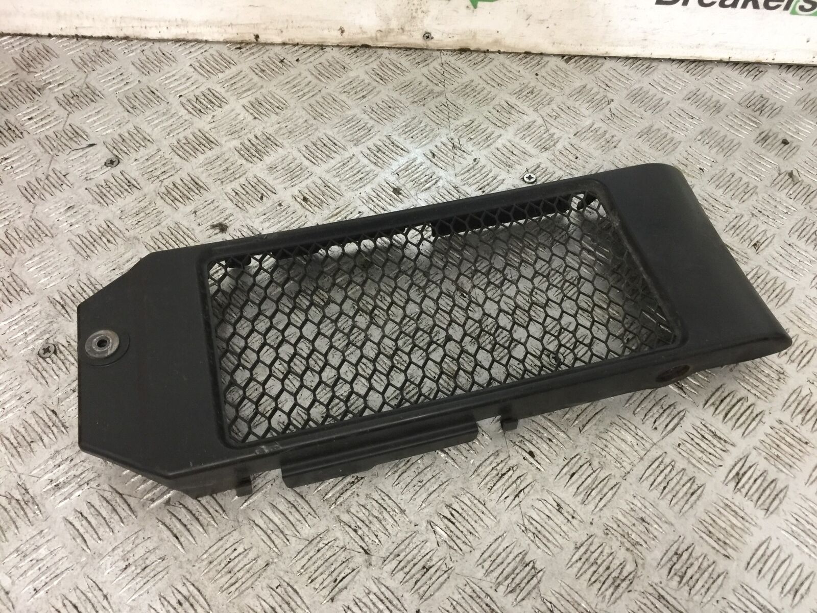 HONDA VT750 SHADOW PHANTOM RADIATOR GRILL  YEAR 2014 (STOCK 761)