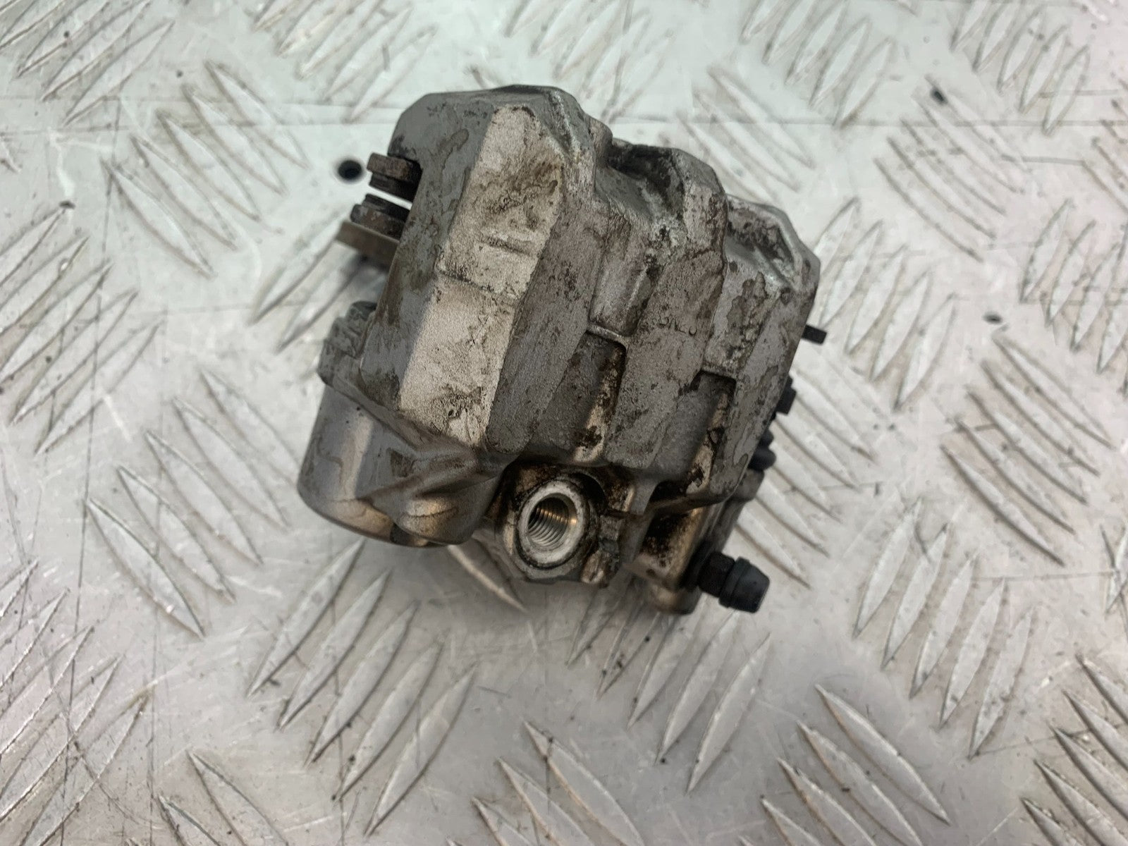 HONDA XL125 VARADERO FRONT BRAKE CALIPER  YEAR 2001-2006  (CMB1210)