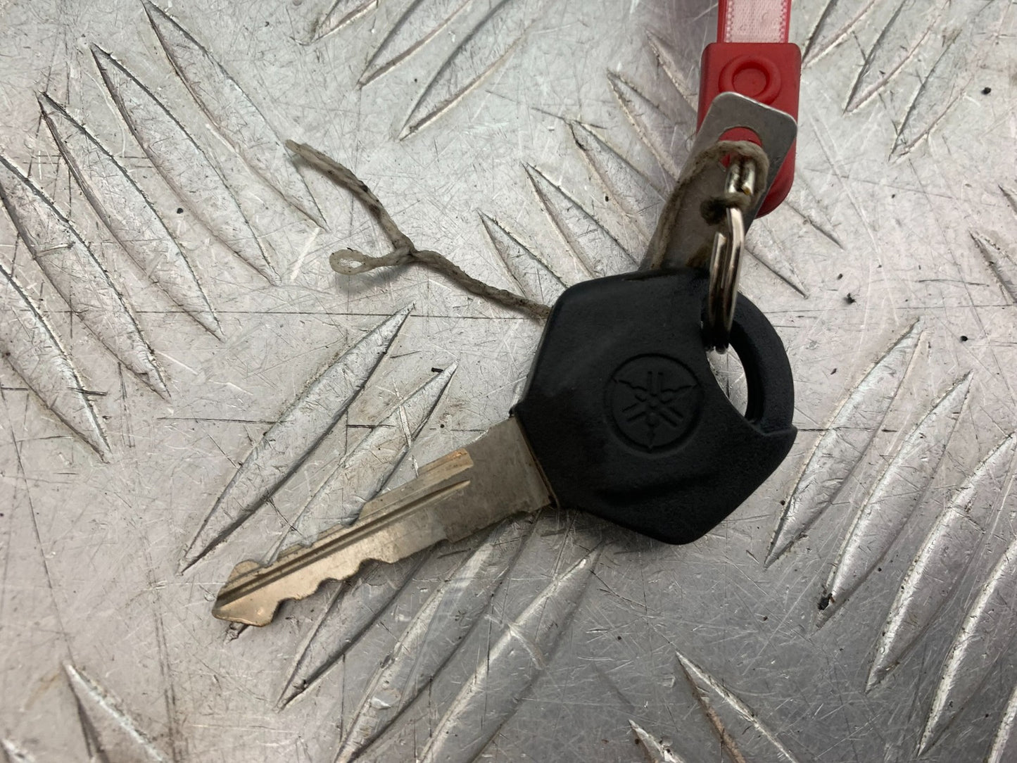 YAMAHA YZF-R125 YZF 125 LOCKS KEY TOP YOKE   YEAR 2019-2022 (CMB1263)