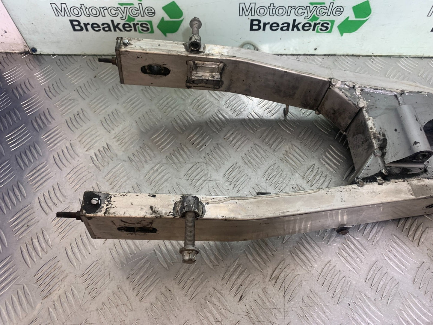 KAWASAKI ZX6R ZX6 F SWINGARM   YEAR 1995-1997 (CMB1169)
