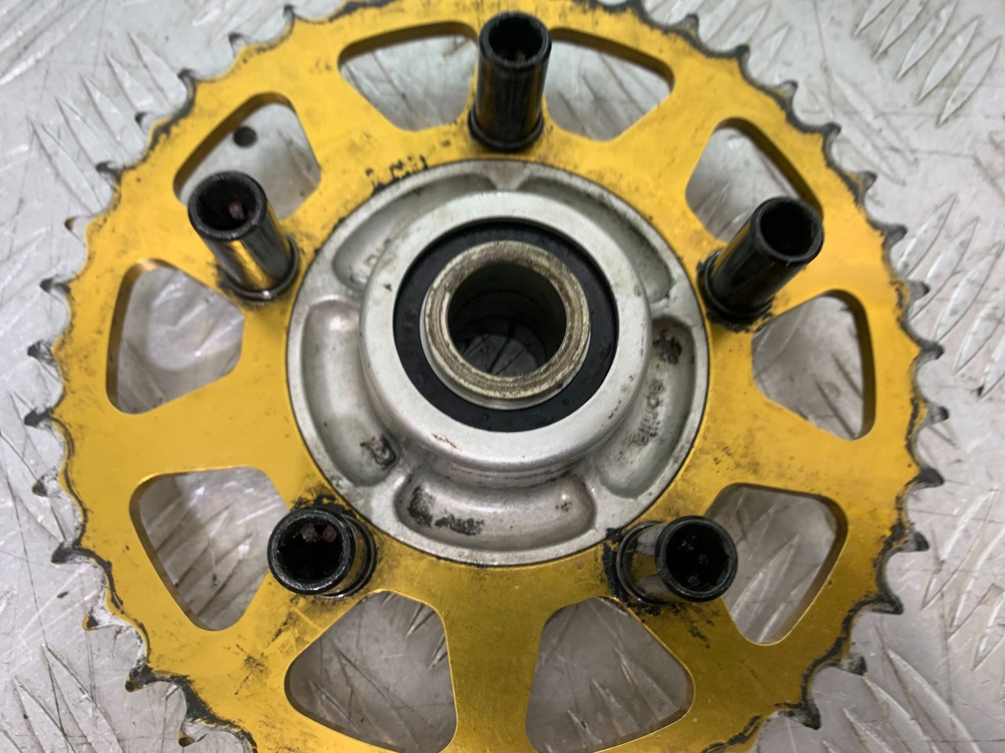 APRILIA TUONO 1000 V4 SPROCKET CARRIER  YEAR 2013-2014 (CMB1239)