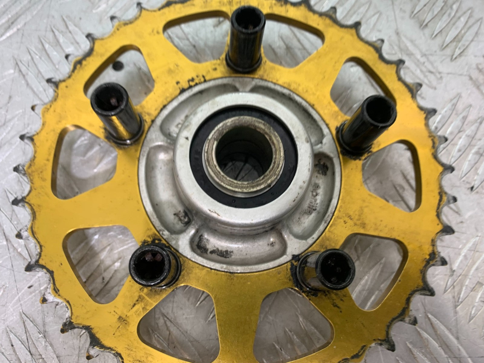 APRILIA TUONO 1000 V4 SPROCKET CARRIER  YEAR 2013-2014 (CMB1239)