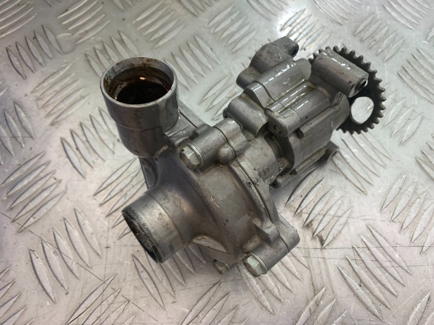 YAMAHA YZF R1 4C8 OIL PUMP  YEAR 2007-2008 (CMB1237)