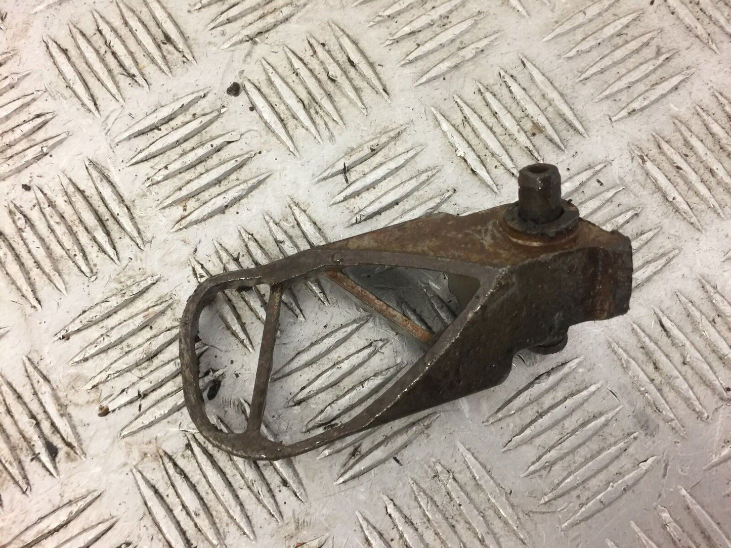 KTM450 KTM 450 EXC LEFT PEG  YEAR 2004 (STOCK 520)