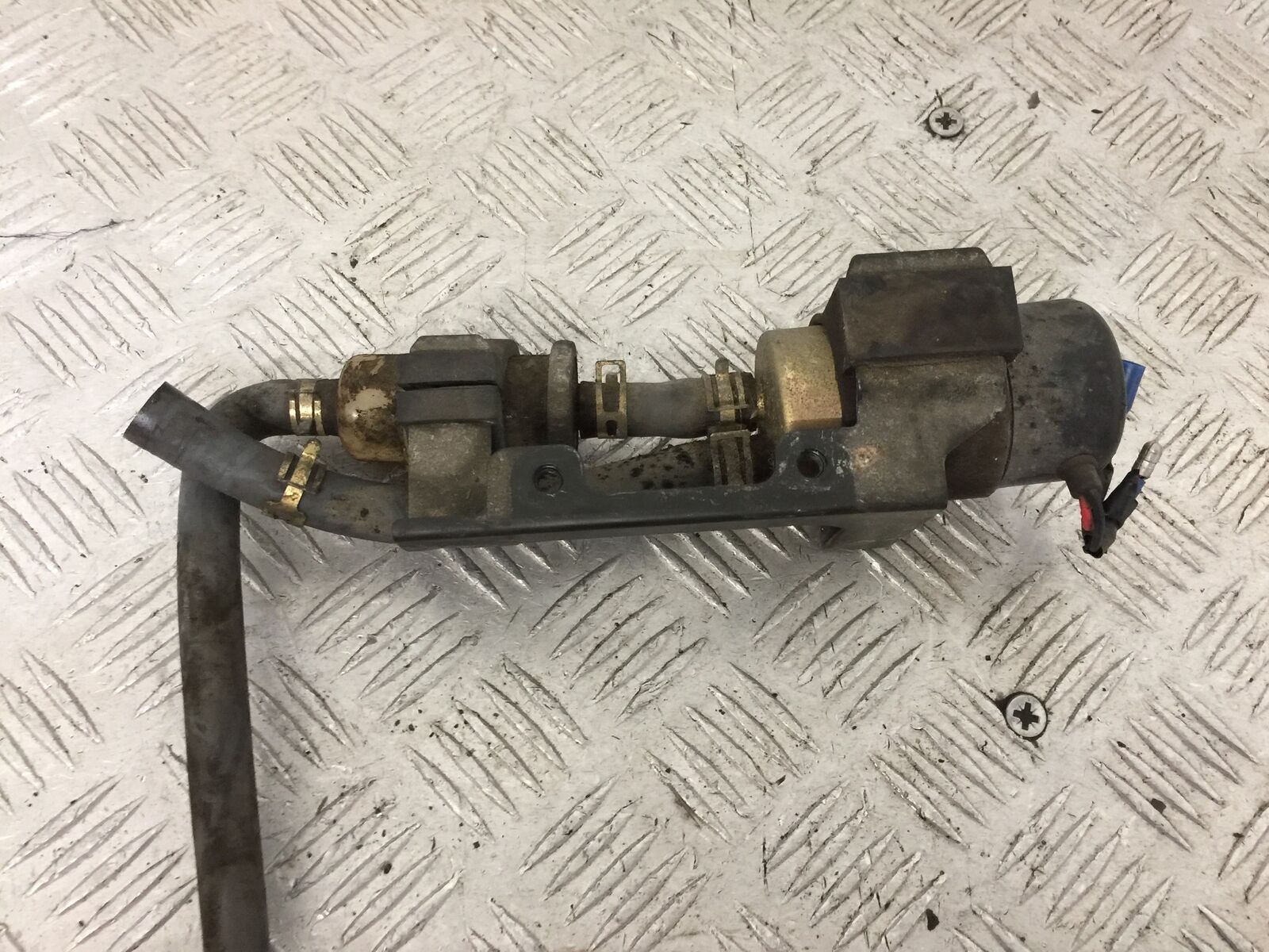 KAWASAKI ZX9R ZX9B PETROL PUMP YEAR 1994 (STOCK 860)