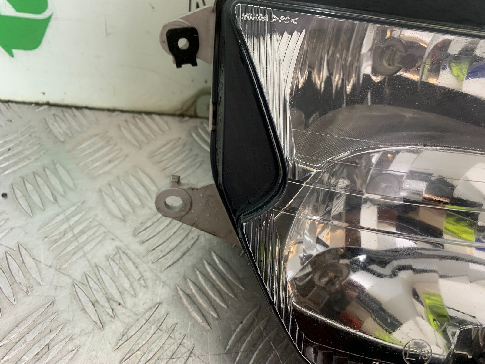 HONDA CBR1100 BLACKBIRD HEADLIGHT  YEAR 1999-2005 (CMB1232)