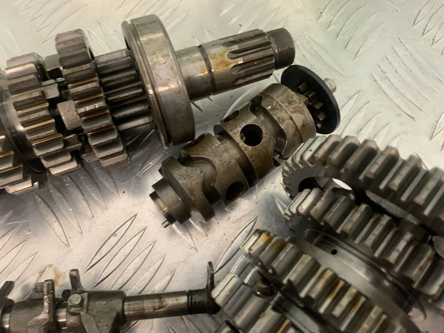 TRIUMPH 885 TIGER GEARBOX YEAR 2000