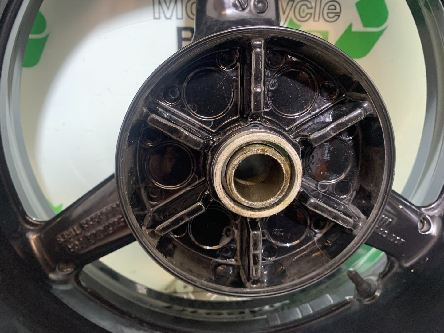 YAMAHA YZF R1 4XV REAR WHEEL YEAR 1998-99 (CMB1291)