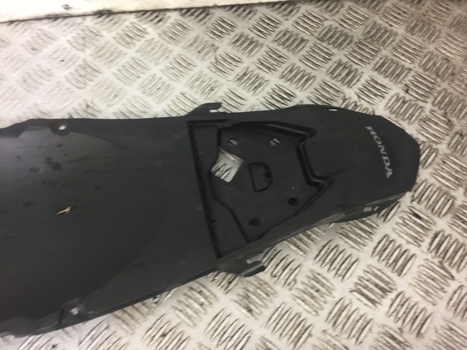 HONDA NC700 NC 700 UNDERTRAY  YEAR 2011 STOCK 513