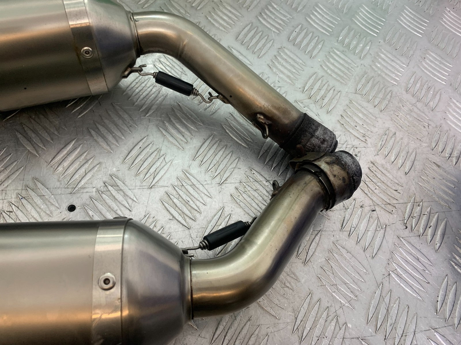 TRIUMPH 675 STREET TRIPLE R ARROW SILENCERS  YEAR 2012 (CMB1221)