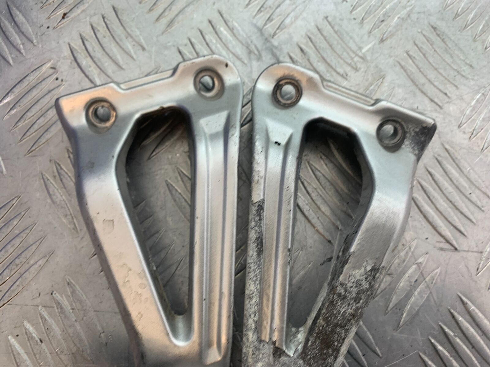 SINNIS TERRAIN 125 REAR HANGERS   YEAR 2018 (CMB1123)