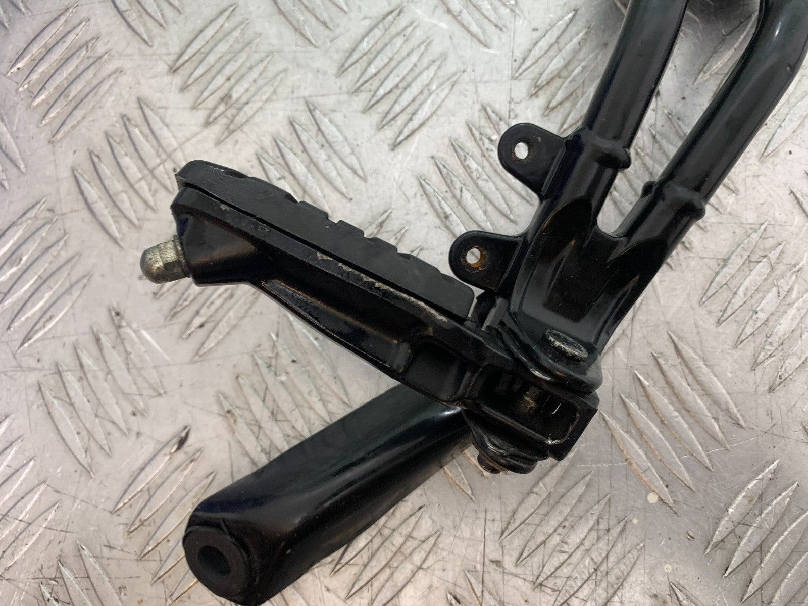 KTM DUKE 125 RIGHT REAR HANGER AND PEG  YEAR 2017-2022 (CMB1274)