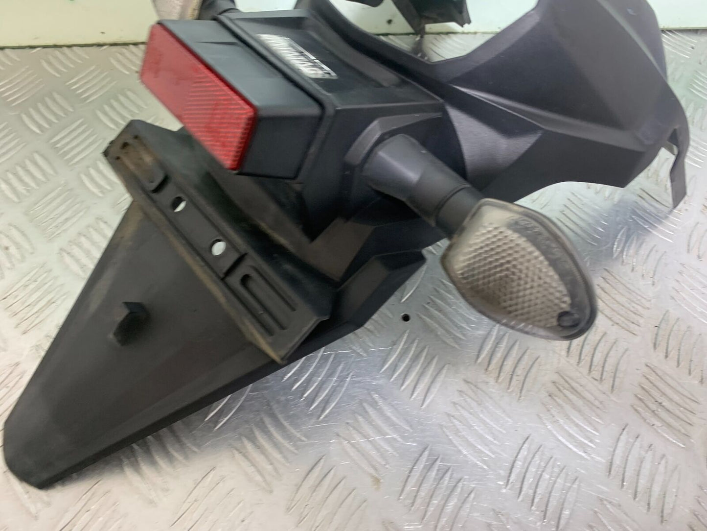 SUZUKI DL 650 V-STROM REAR MUDGUARD AND INDICATORS YEAR 2020 (CMB1117)