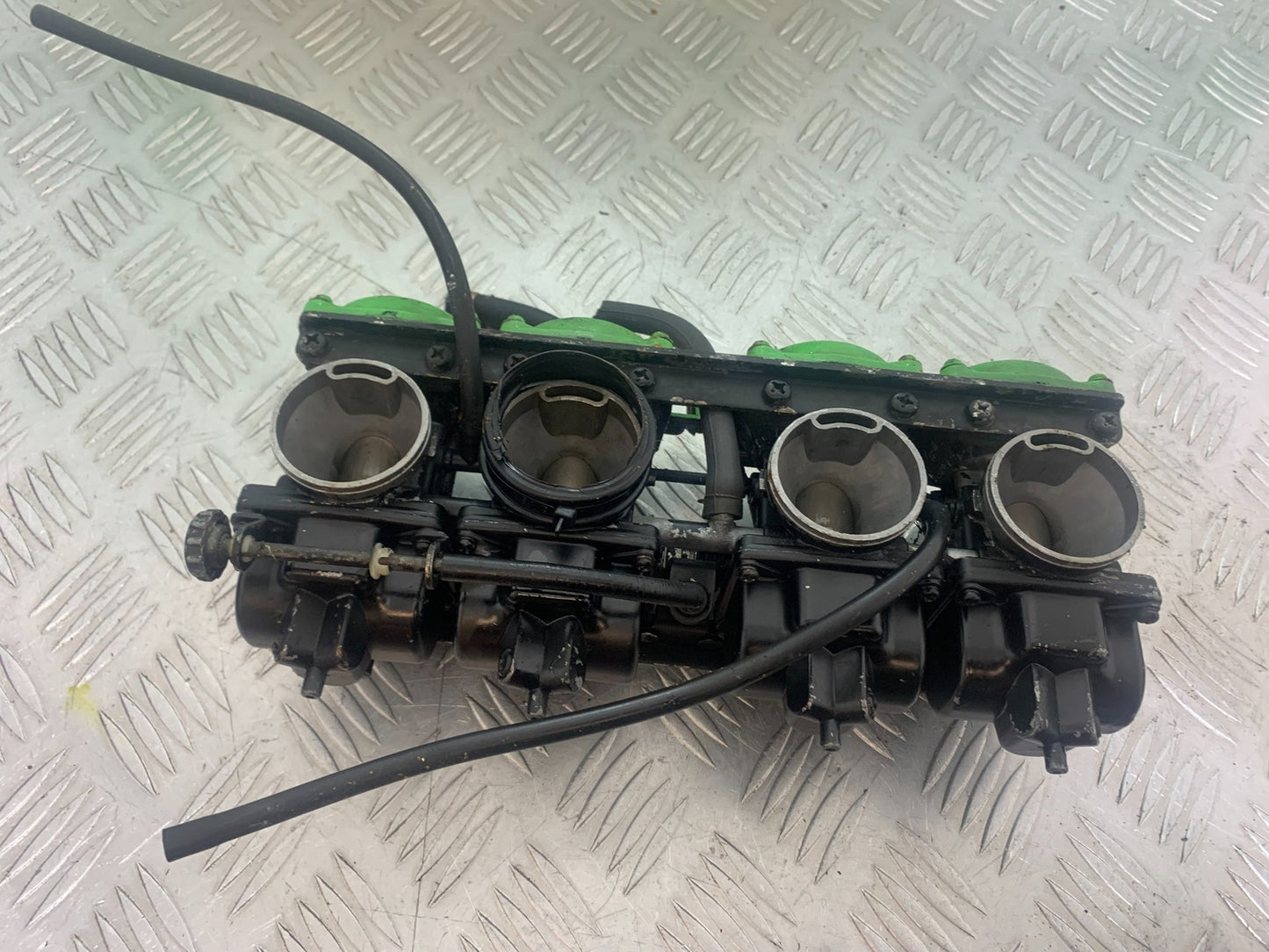KAWASAKI GT550 GT 550 CARBS YEAR 1984-87 (CMB1141)