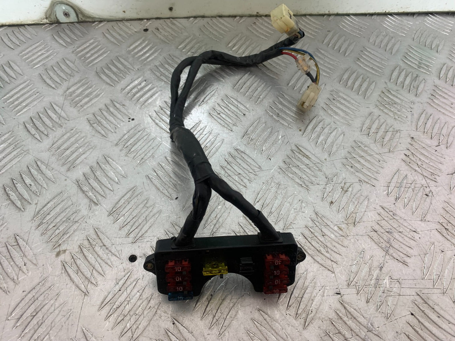 HONDA NTV 600 REVERE FUSE BOX  YEAR 1988-1996  (CMB1281)