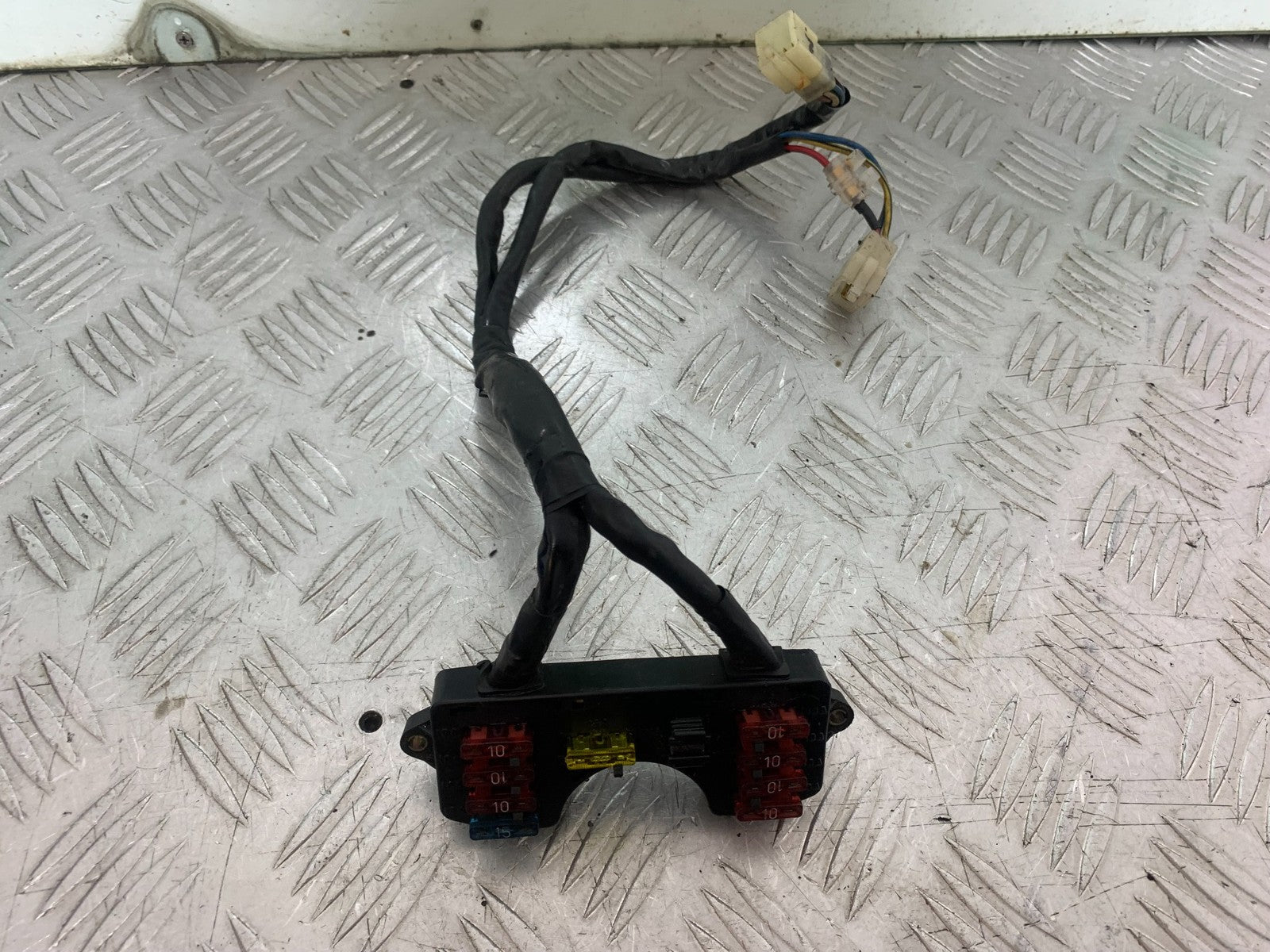 HONDA NTV 600 REVERE FUSE BOX  YEAR 1988-1996  (CMB1281)