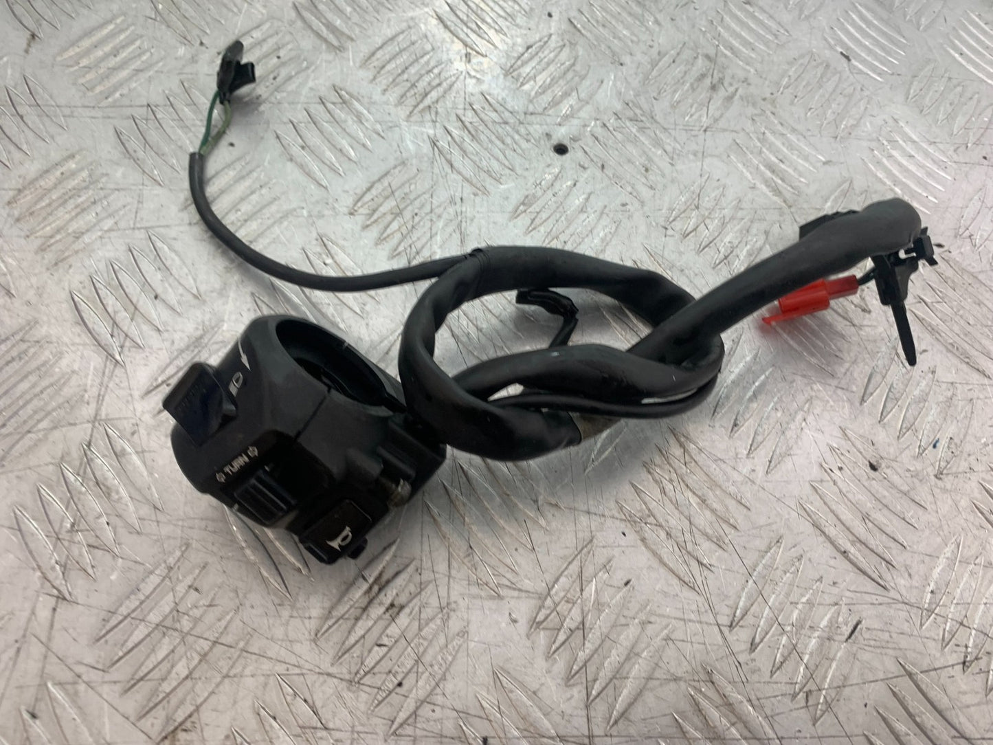 HONDA VFR800 PRE V-TEC LEFT SWITCH GEAR  YEAR 1998-2001 (CMB1233)
