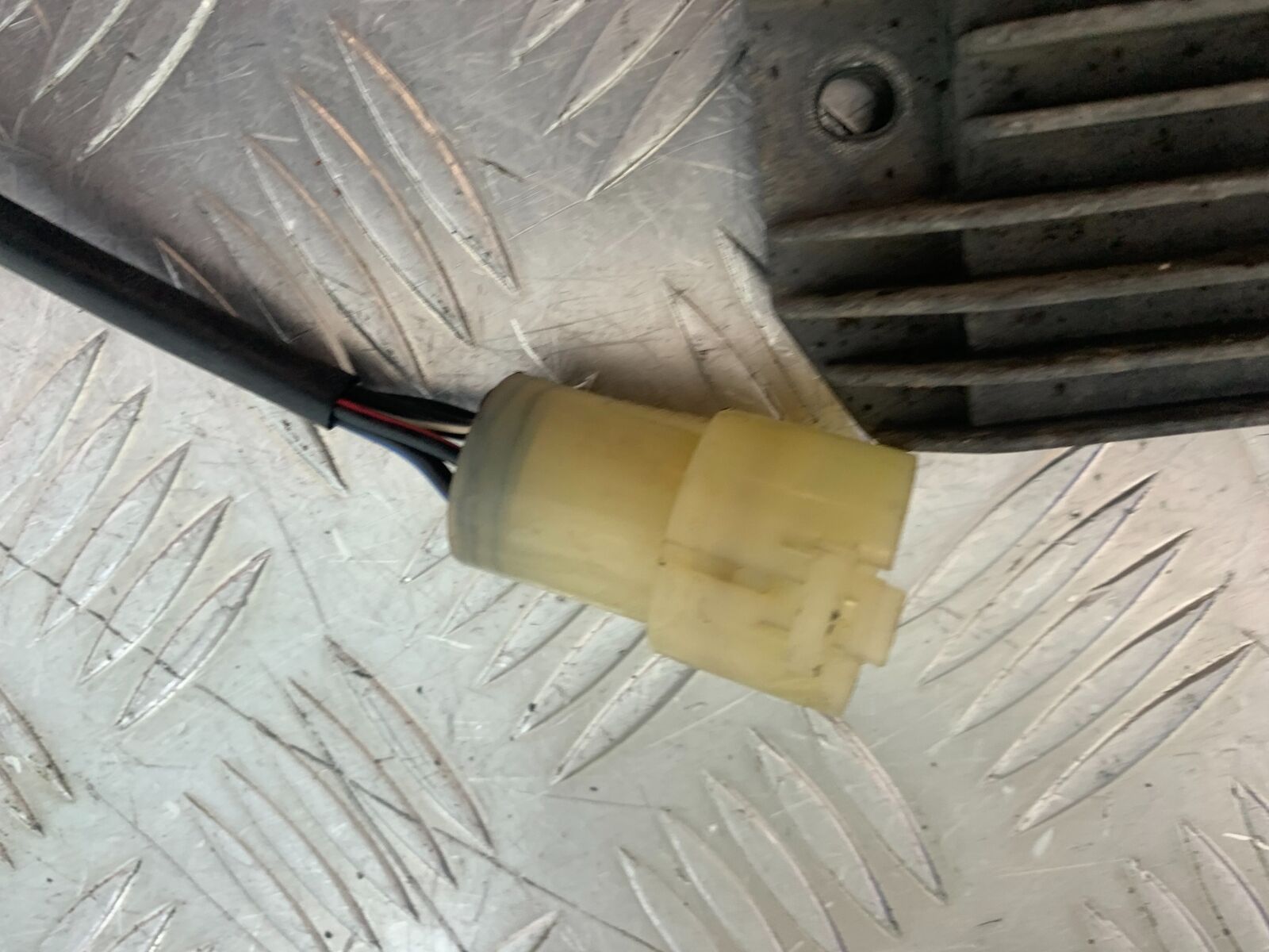 KAWASAKI ZX6R ZX6 J REGULATOR  YEAR 2000 (CMB1129)