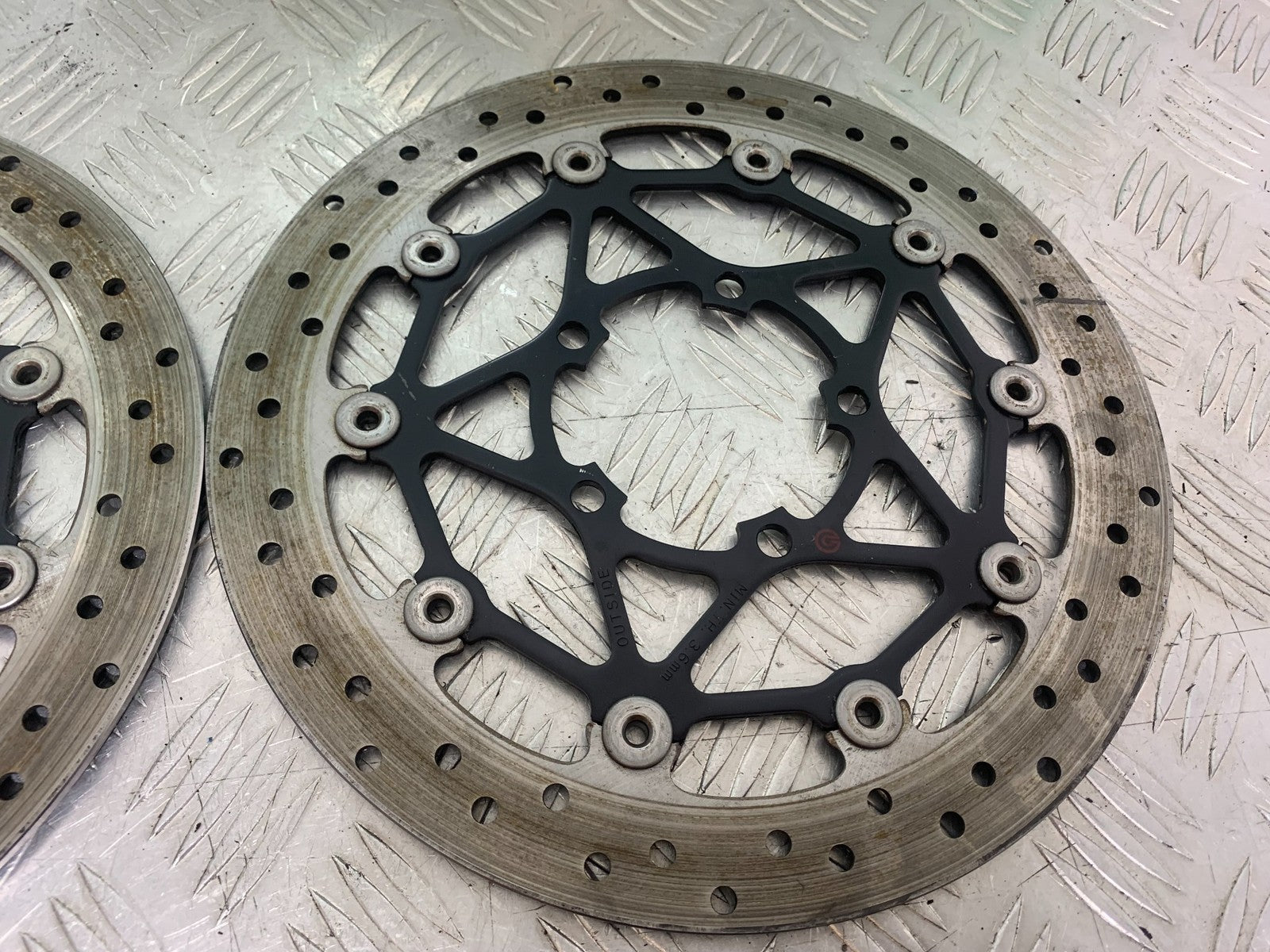 TRIUMPH 675 STREET TRIPLE FRONT BRAKE DISCS  2013-2016 (CMB1186)