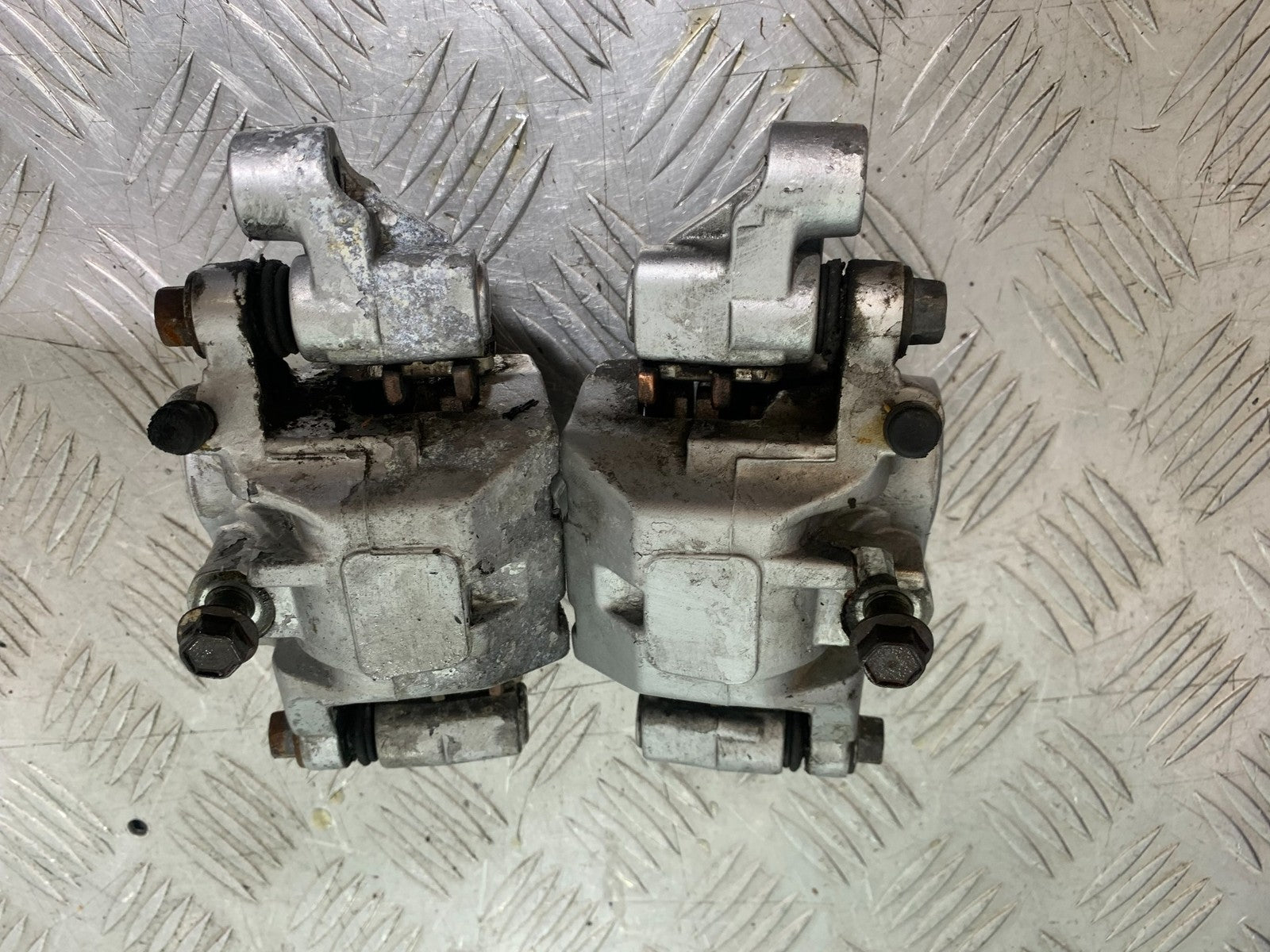 YAMAHA XVS 1300 MIDNIGHT STAR FRONT BRAKE CALIPERS   YEAR 2007-16 (CMB1200)